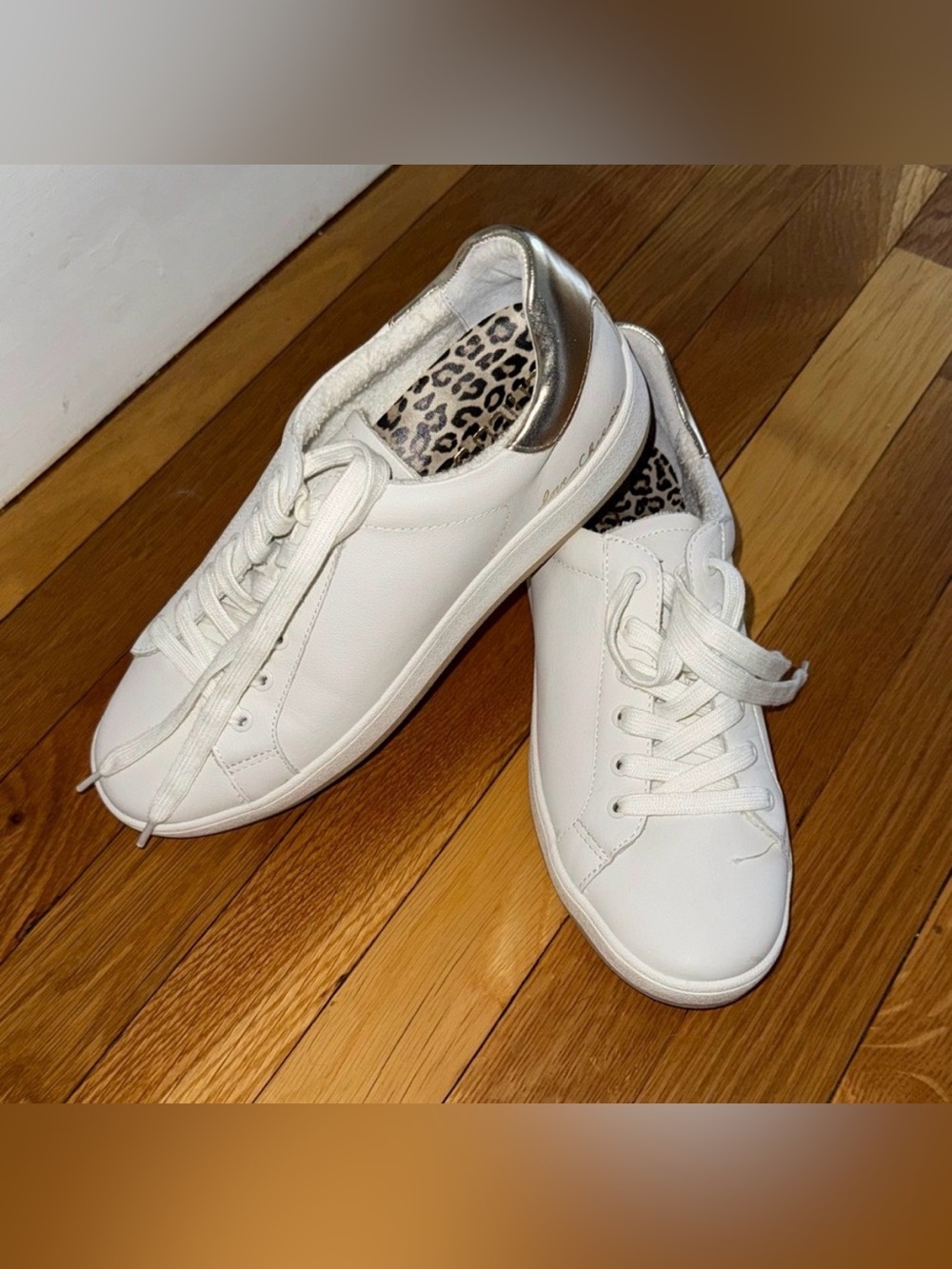 0342 - Chico's White Leather Sneakers